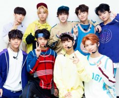 Состав и биографии участников группы Stray Kids, дискография и награды, новости